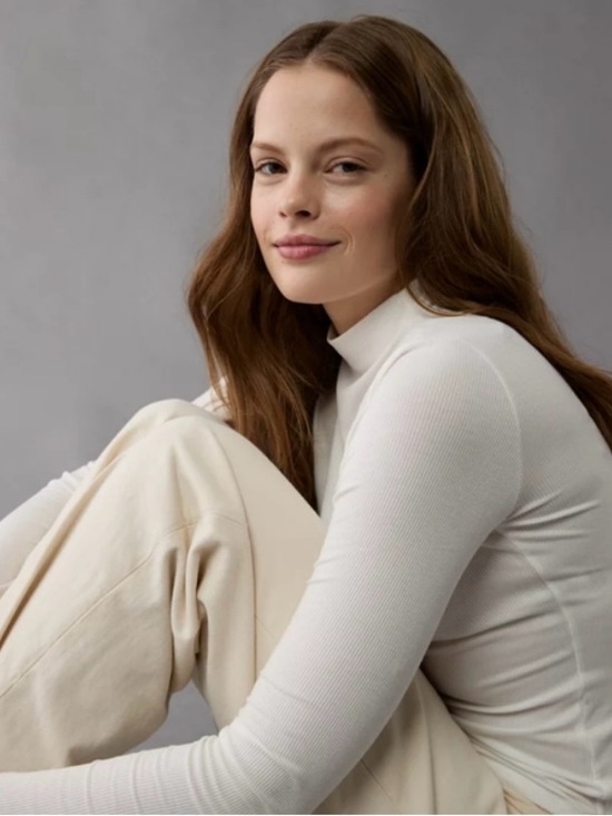 American Eagle Outfitters Tops - American Eagle White Soft & Sexy Long Sleeve Mock Neck Rib Knit T-Shirt Sweater